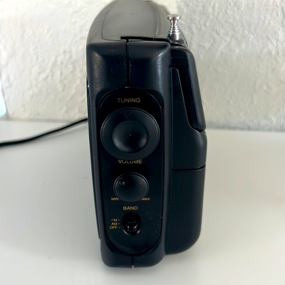 Vintage Soundesign AM/FM Portable Radio 90’s Model 2236BLK AC/Battery Powered - Picture 4 of 6